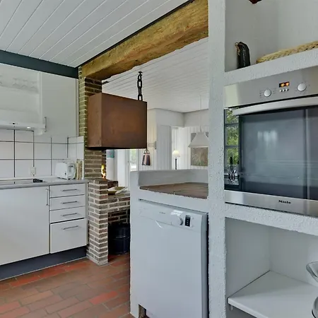 Thorben - 3-5km From The Sea By Interhome